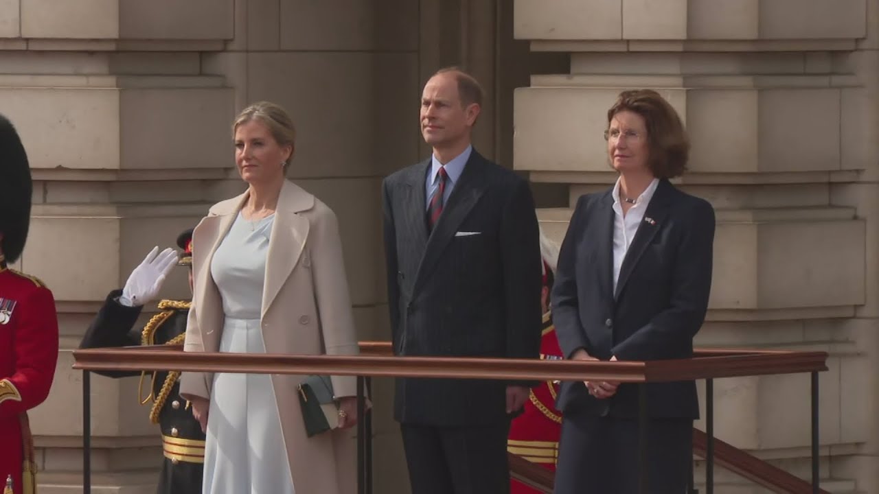 Royals commemorate Entente Cordiale anniversary