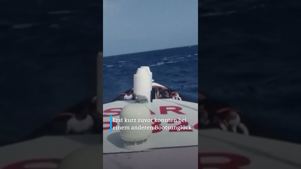 Italienische Küstenwache rettet Migranten aus Holzboot | DW Nachrichten