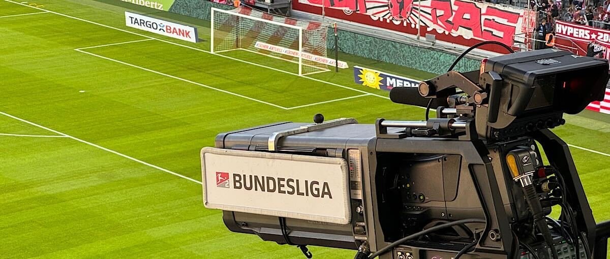„Kann sich über Jahre hinziehen“ — Nächste Eskalationsstufe: DAZN will Bundesliga-Rechte gerichtlich erstreiten