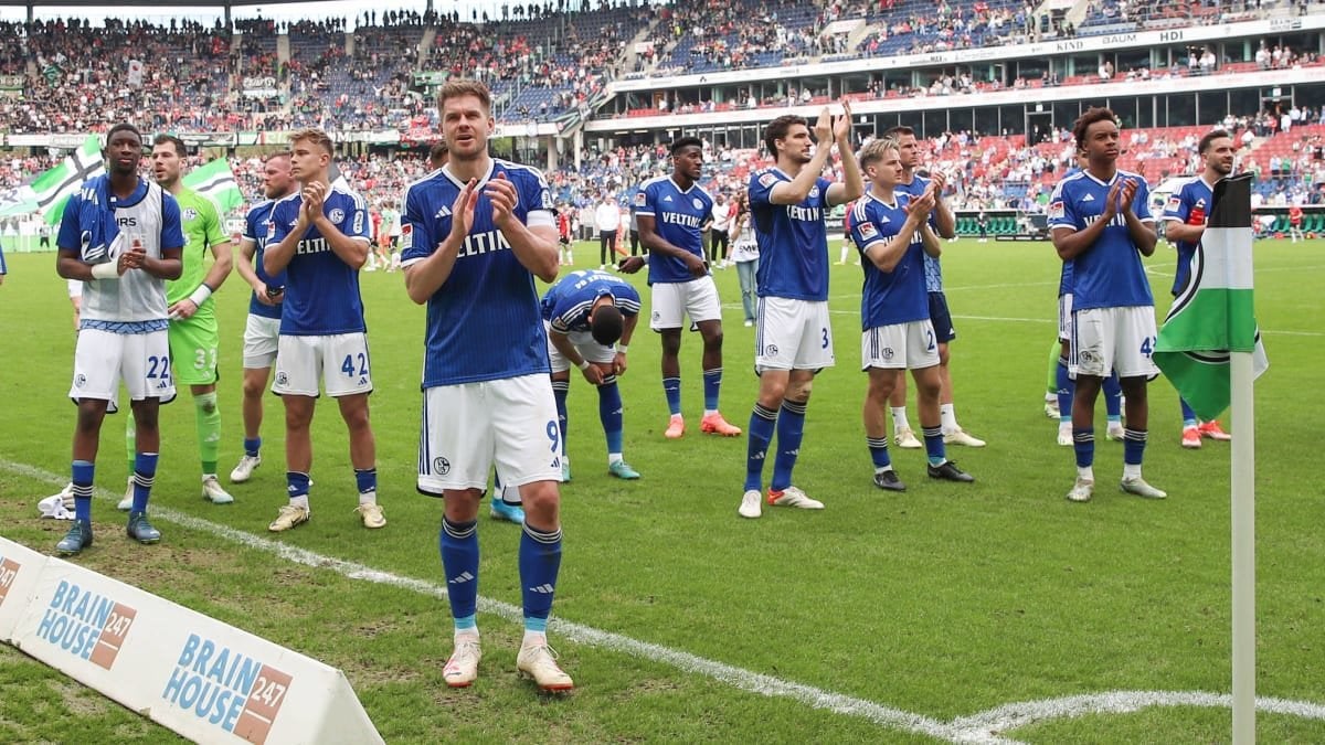 Für sieben Punkte in drei Spielen: Schalker Mannschaft sollte 400.000 Euro Extraprämie bekommen