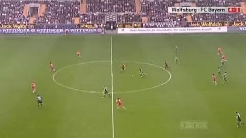 15 years ago today, Grafite scored arguably the best Bundesliga goal ever vs. Bayern Munich