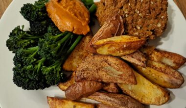 Fish Cake, Spicy Fries & Broccoli with Salsa de Calçots