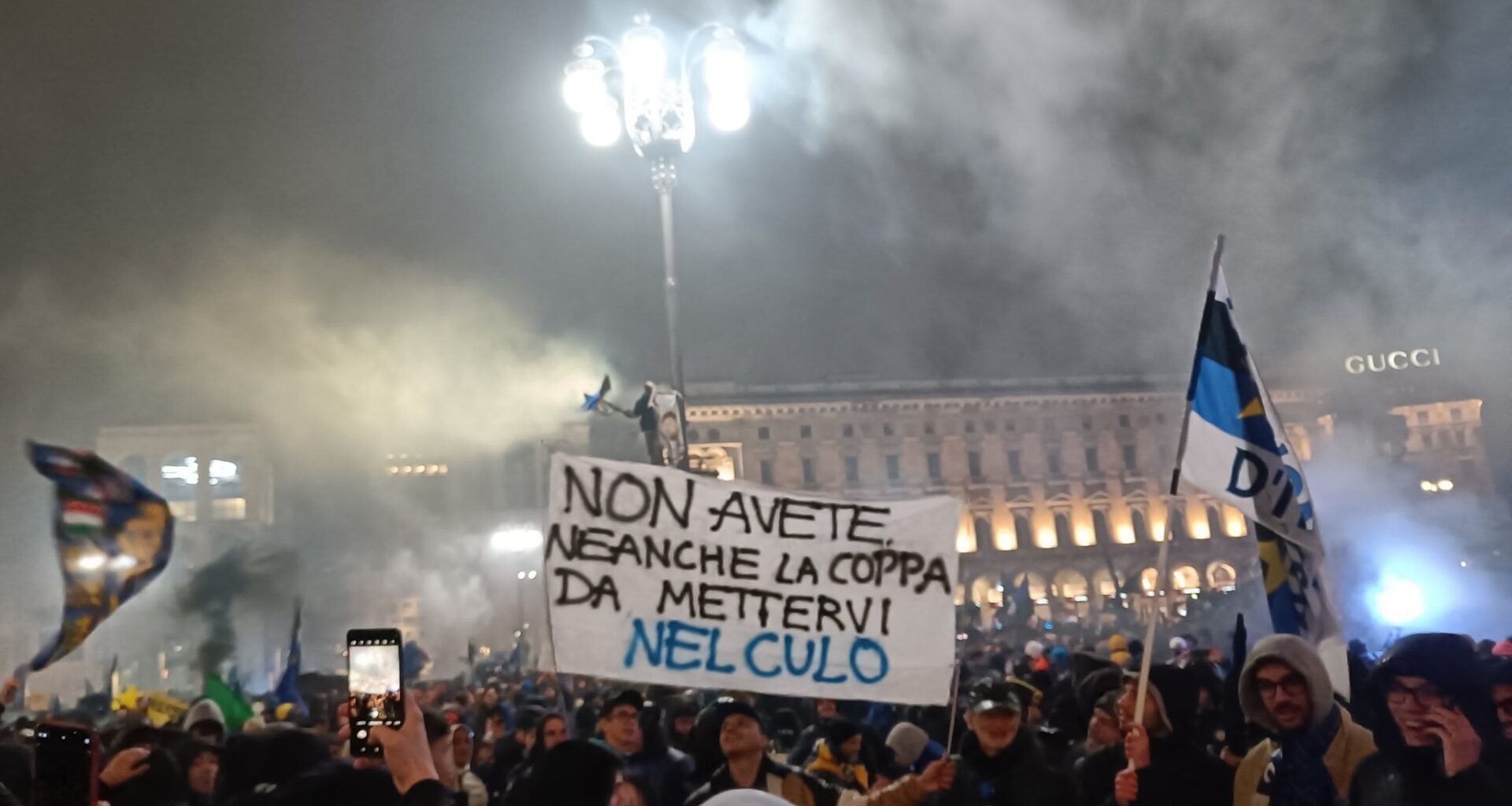 [Inter Xtra] When Milan won the Scudetto in 2022, the players held up a sign directed at Inter saying “You can shove your Coppa Italia up your ass”. Today Inter fans made a sign that says “You don’t even have a Coppa Italia to shove up your ass”