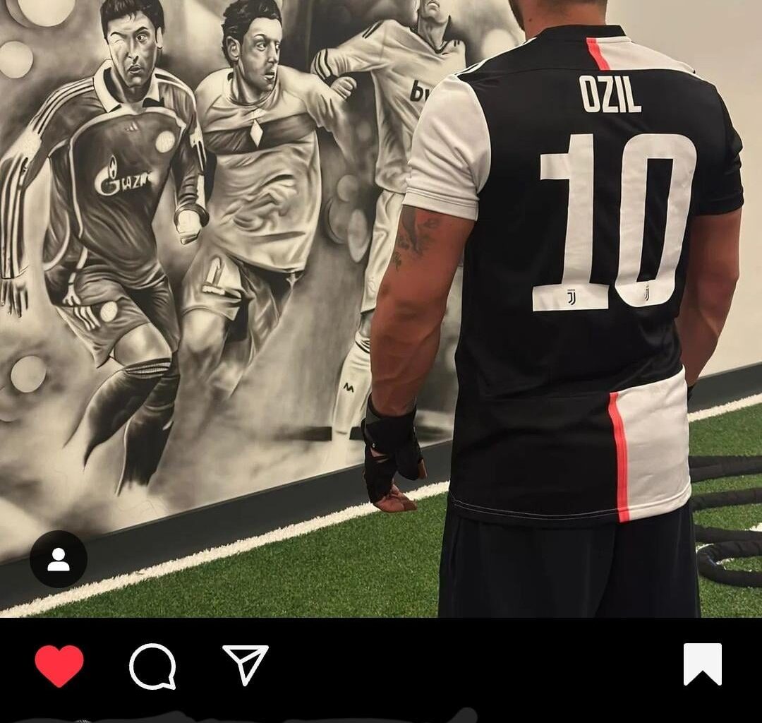 Ozil on insta