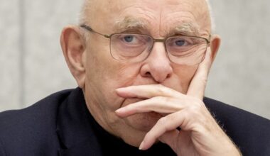 Ajax supervisory board chairman Michael van Praag: 'Insider trading is a crime. The sacking of Alex Kroes is irreversible.'