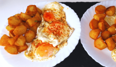 Most DELICIOUS Skillet Potatoes
