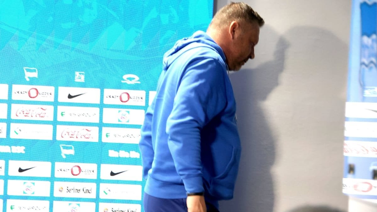 Bei der zweiten kicker-Frage: Hertha-Coach Dardai bricht Pressekonferenz ab