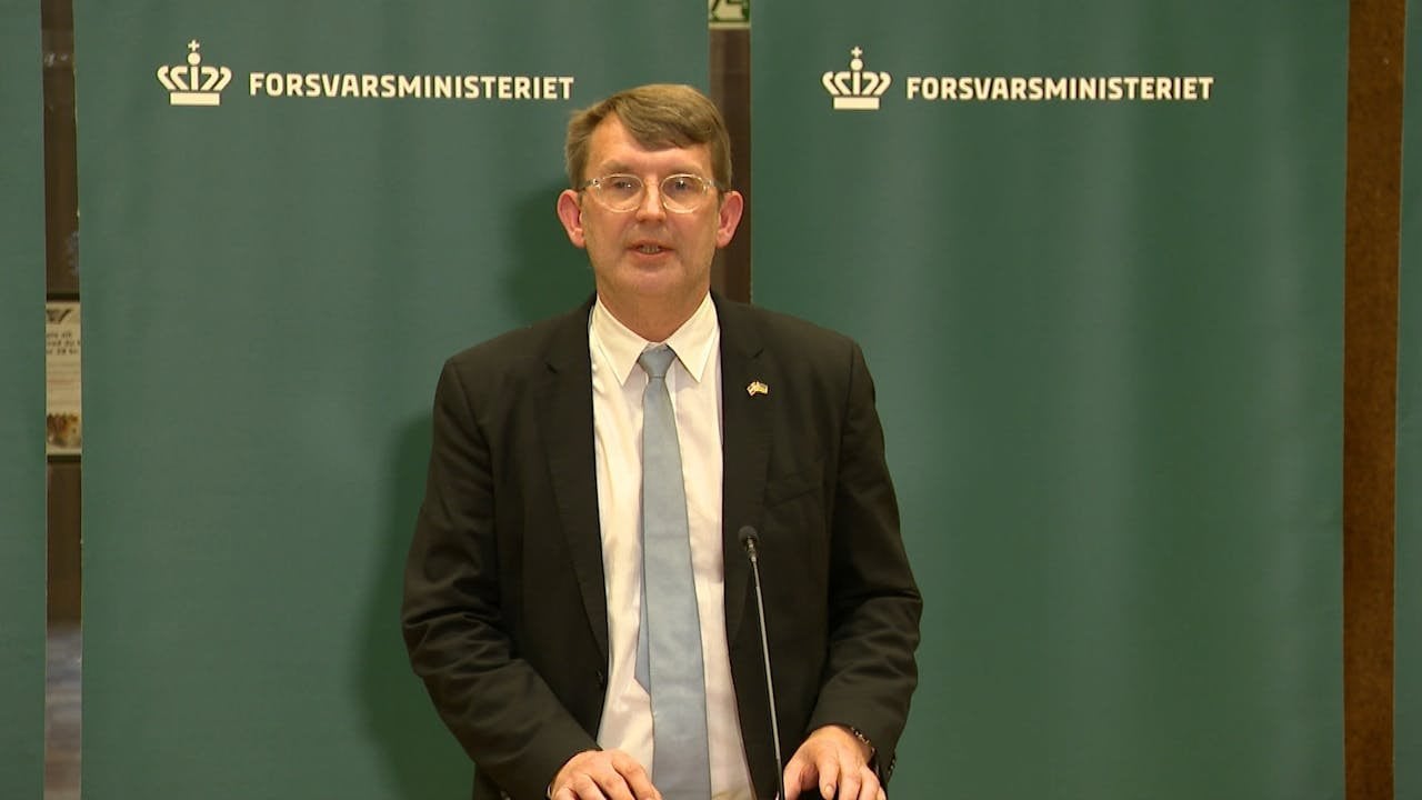 Forsvarschef fyret efter fregatfadæse