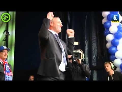 On this day 10 years ago, PEC Zwolle beat Ajax 5-1 to win the KNVB cup. During the celebrations, Ron Jans did this now legendary dance.