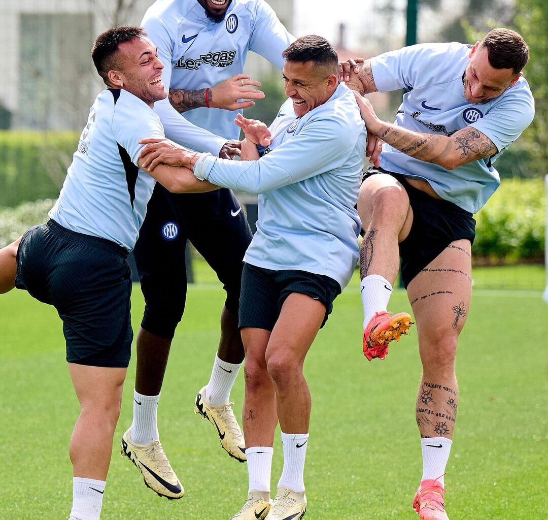 Inter’s strikers 😂⚫️🔵