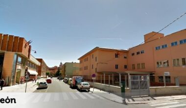 Un grupo de padres de un colegio público de León denuncian un karaoke del 'Cara al sol' en la clase de Historia