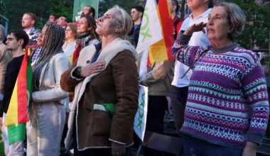 ¿Por qué algunos españoles (mayoritariamente de la derecha) están tan obsesionados con Sabino Arana y 8 apellidos vascos y la pureza racial de los vascos?