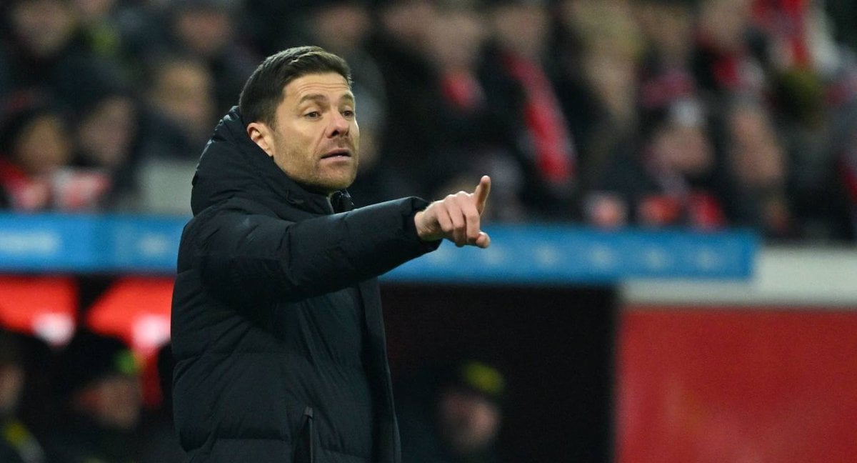 Xabi Alonso's decision of staying at Bayer Leverkusen follows Real Madrid's roadmap. Florentino Pérez's team received it as good news, which matches his idea for the nearest future: they want Xabi on the bench at the New Bernabéu, as Ancelotti's successor. The plan has been coming for long time.