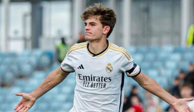 Real Madrid's dilemma with its latest golden generation: Keep them in Castilla... Or let them fly alone. The players of the year 2004 (Nico Paz, Mario Martín...) accumulate offers to go out to professional football this summer. Real Madrid will have the final word.