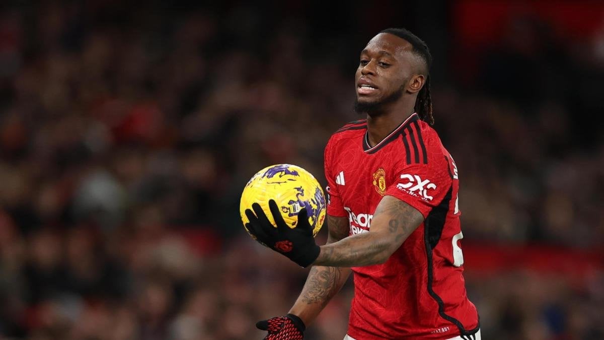 [GdS] Denzel Dumfries will be sold if he does not renew. If that happens, Inter would be very interested in Aaron Wan-Bissaka. Man United would ask around €15M to sell. Inter is also interested in Michael Kayode, but Kayode would be very expensive and would require some young counterparts in a deal.