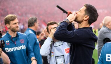 Xabi Alonso: „Das ist ein ganz besonderer Moment für den Verein. Nach 120 Jahren das erste Mal die Bundesliga zu gewinnen, das ist etwas ganz besonderes. Die Spieler sind top, sie sind eine Top-Mannschaft. Ich bin sehr stolz auf alle. Für mich ist es eine Ehre hier zu arbeiten.“