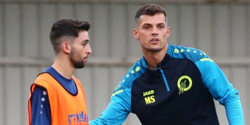 Granit Xhaka ist während seiner Trainerausbildung beim deutschen Oberligisten SC Union Nettetal tätig - Schwager Leonard Lekaj: "Er hätte auch bei Bayer im Nachwuchsleistungsbereich hospitieren können. Aber er wollte unbedingt in den Herrenbereich."