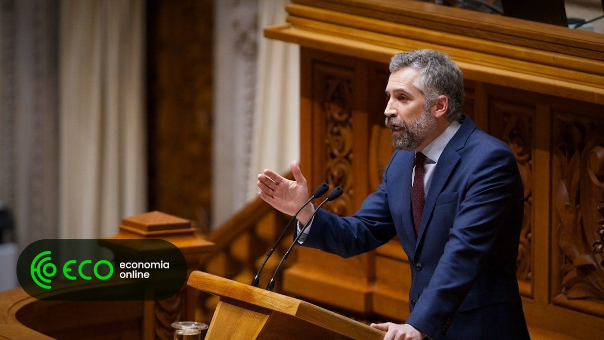 PS avança com cinco propostas: do IVA reduzido na luz ao fim das portagens nas ex-SCUT