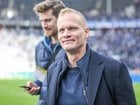 Das Verhältnis zwischen #S04-Trainer Karel Geraerts & gewichtigen Teilen der Mannschaft soll fast irreparabel zerrüttet sein. Geraerts scheint große Teile der Kabine verloren zu haben.
