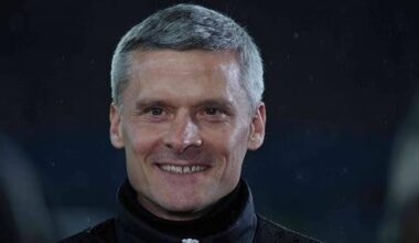 FCS-Trainer Ziehl ist optimistisch, dass DFB-Pokal-Spiel stattfinden kann: "Wenn es nicht extrem werden sollte, hat der Platz eine bespielbare Rasenfläche. Dann wird das auch funktionieren, dass wir spielen können. Ich war überrascht, dass der Platz in gutem Zustand war."