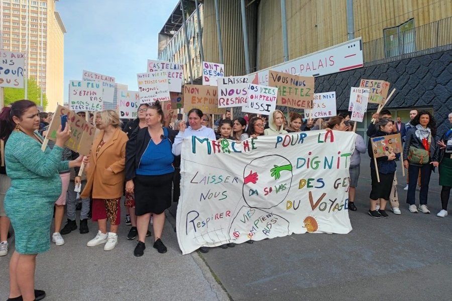 « Nous défendre nous-mêmes » : ces femmes qui font avancer la lutte contre le racisme anti-« gens du voyage » - Rapports de Force