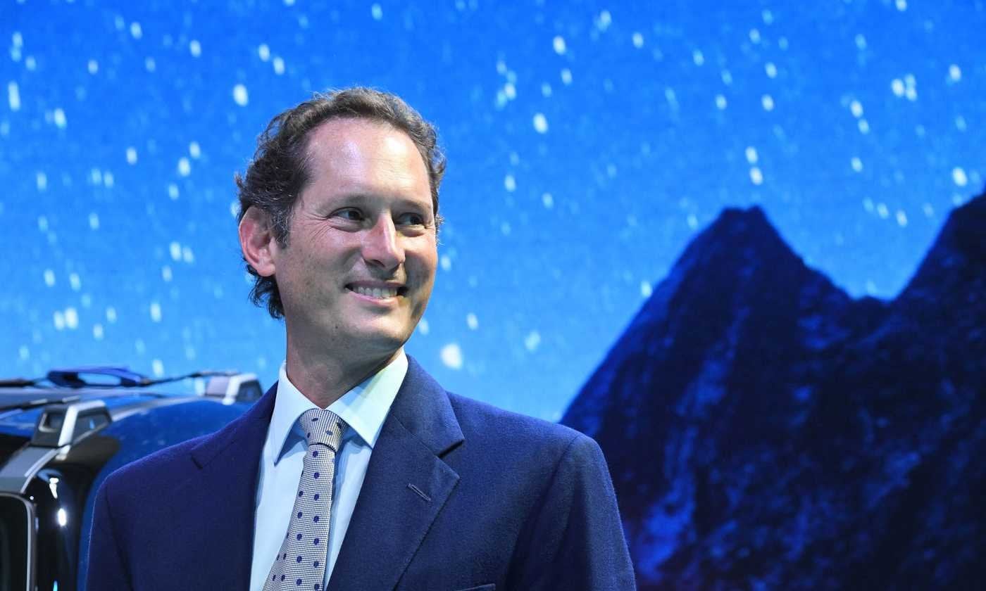 Yesterday John Elkann approved a capital gains increase to Juve for €170M making it the fourth increase in four years for total of €900M.  

[Via @ilbianconerocom]