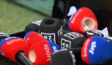 "Völlig unverhältnismäßig": Zoff zwischen DAZN und DFL im Poker um TV-Rechte der Bundesliga geht in die nächste Runde