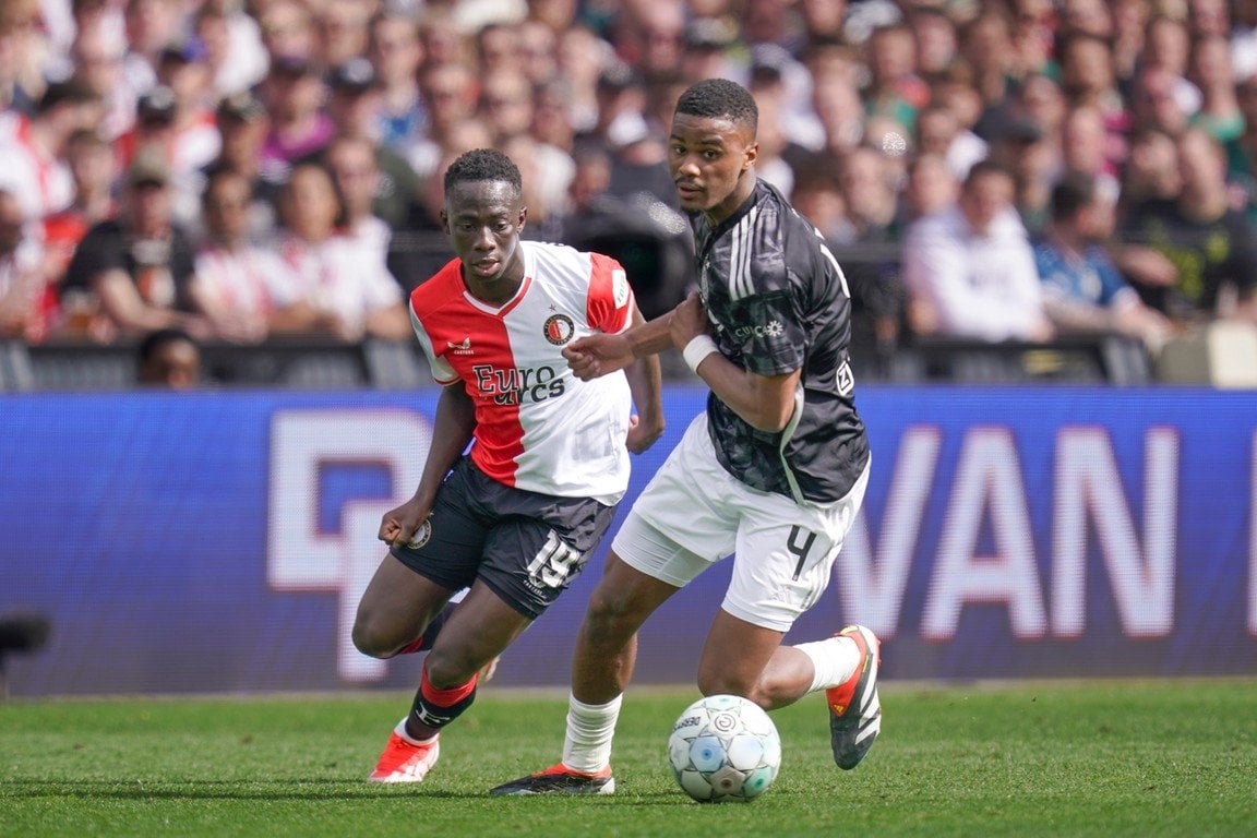 Feyenoord in negotiations  with Newcastle to sign Yankuba Minteh on loan for another season.
