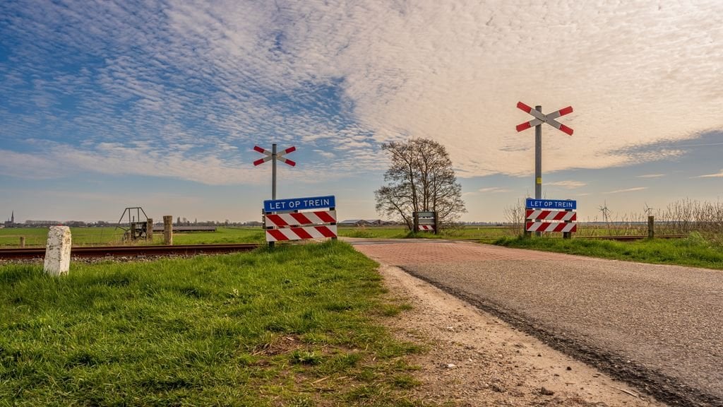 Sluiten gevaarlijke onbewaakte spoorwegovergangen gaat goed: nog maar 28 over