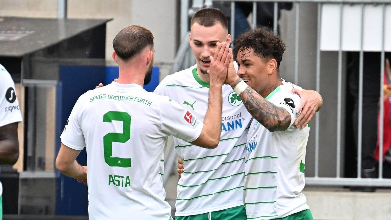 [2. Bundesliga] Acht-Tore-Spektakel: Greuther Fürth schockt wechselhafte Wiesbadener