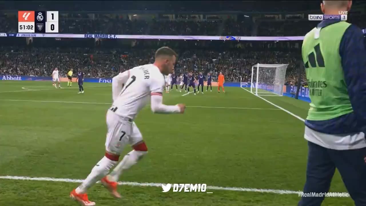 Lunin save on Bilbao Corner