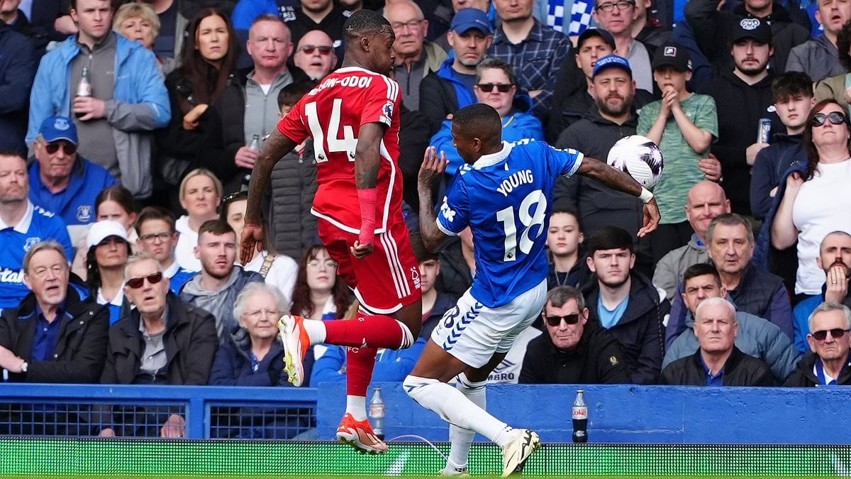 Gary Neville hits out at 'horrendous' Nottingham Forest statement