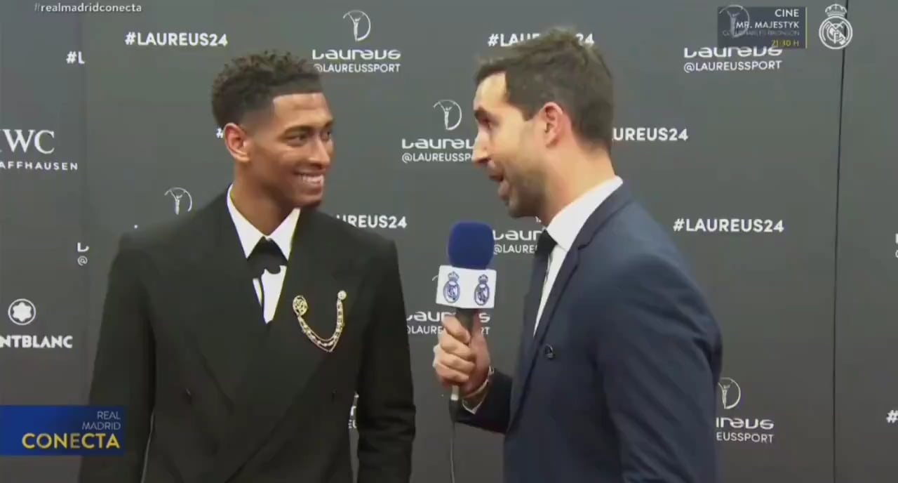 Jude Bellingham: "I am very happy, it is an honor to be here, I have to thank my family, my friends and especially all the people of Real Madrid, this award goes to all of them." 🤍