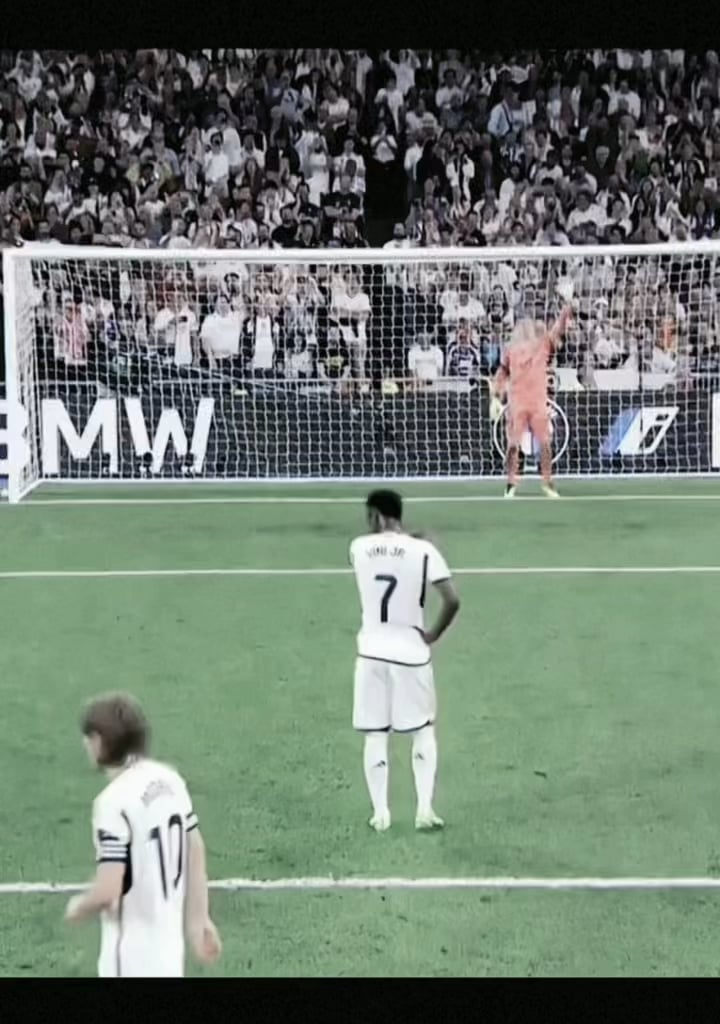 Did Vini actually imitated Ter Stegen, or has he already celebrated like this before? (Lmao either way)