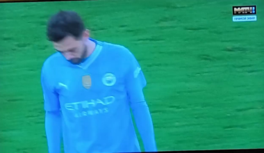 Suposta reação de comentadores russos ao penalti batido pelo Bernardo Silva
