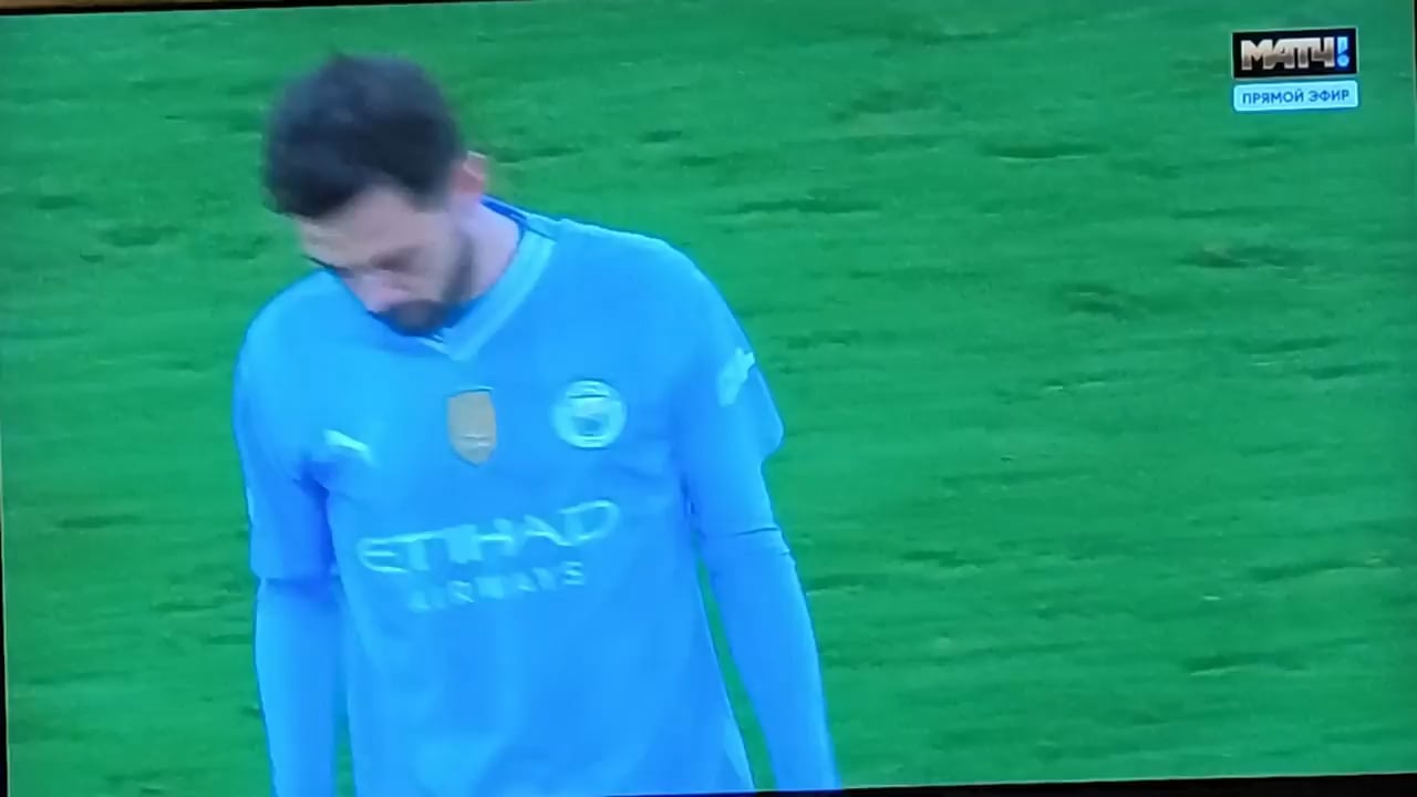 Suposta reação de comentadores russos ao penalti batido pelo Bernardo Silva