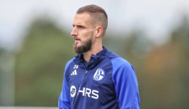 Die Suspendierung von Dominick Drexler spaltet die Schalke Kabine.  Drexler hat offenbar viele Verbündete - etwa Simon Terodde, Danny Latza, Marcin Kaminski oder Ralf Fährmann.  Paul Seguin dürfte kein größeres Problem mit Drexlers Degradierung haben - die beiden sollen sich nicht sonderlich mögen.