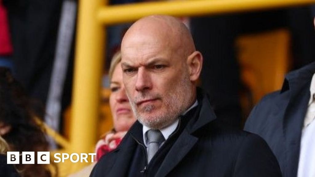 Howard Webb defends Premier League refereeing standards