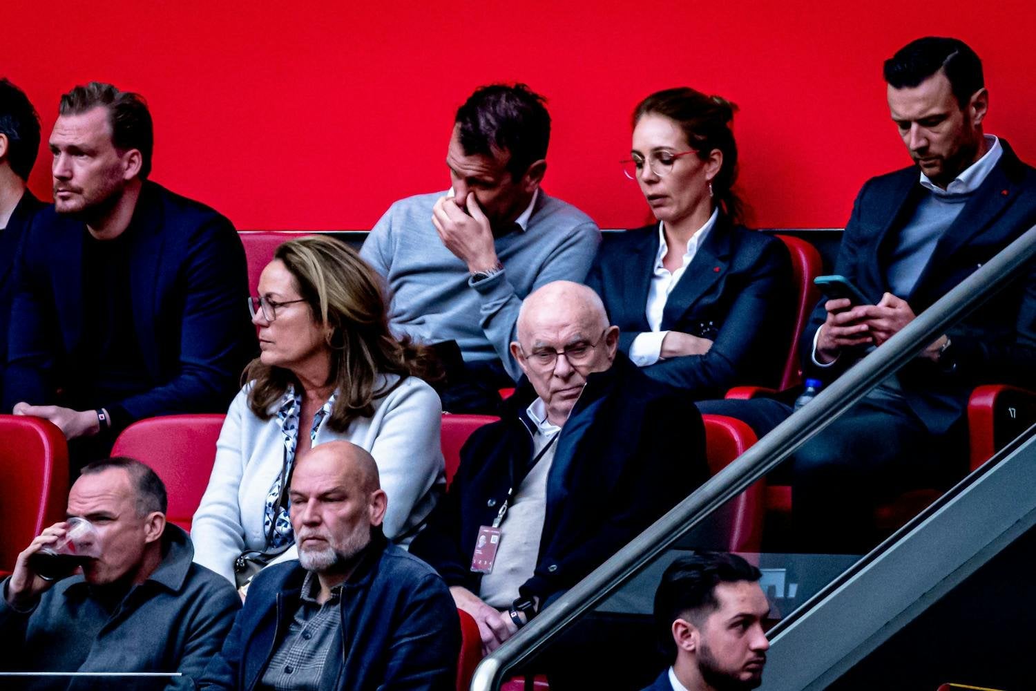 Van Praag himself was also at fault: 'also owned shares during KNVB chairmanship'