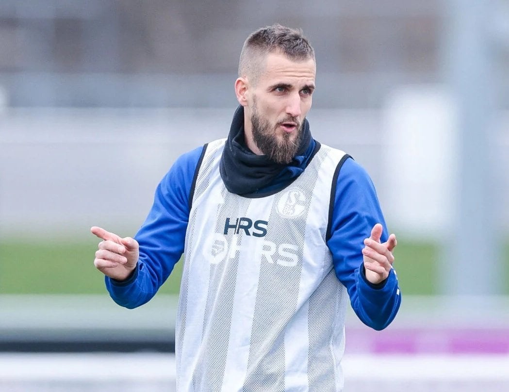 Dominick Drexler stampfte nach dem Spiel (Hannover) in die Kabine, und schmiss aus Frust über den späten Ausgleich und die allgemeine sowie die eigene sportliche Situation einen Vanille-Shake durch den Raum.  Der Shake hielt dem Aufprall stand, noch gab es kein Problem.