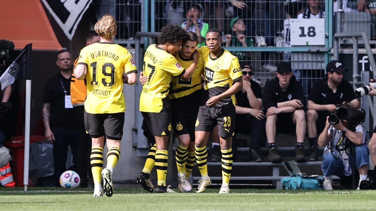 Sieg in Mönchengladbach: BVB bleibt im Rennen um die Champions League-Teilnahme
