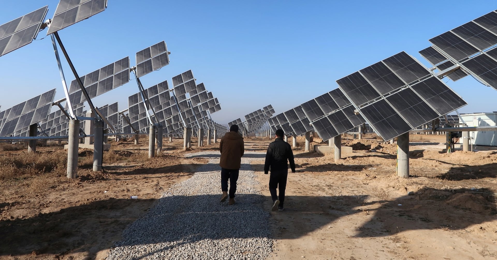 A Revolução Solar da China: Desafios e Oportunidades no Horizonte