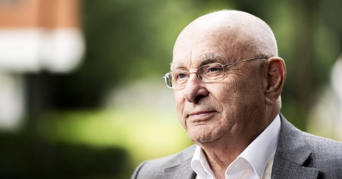 Members of Ajax want Van Praag to apologize to Kroes: "Defamation of character".