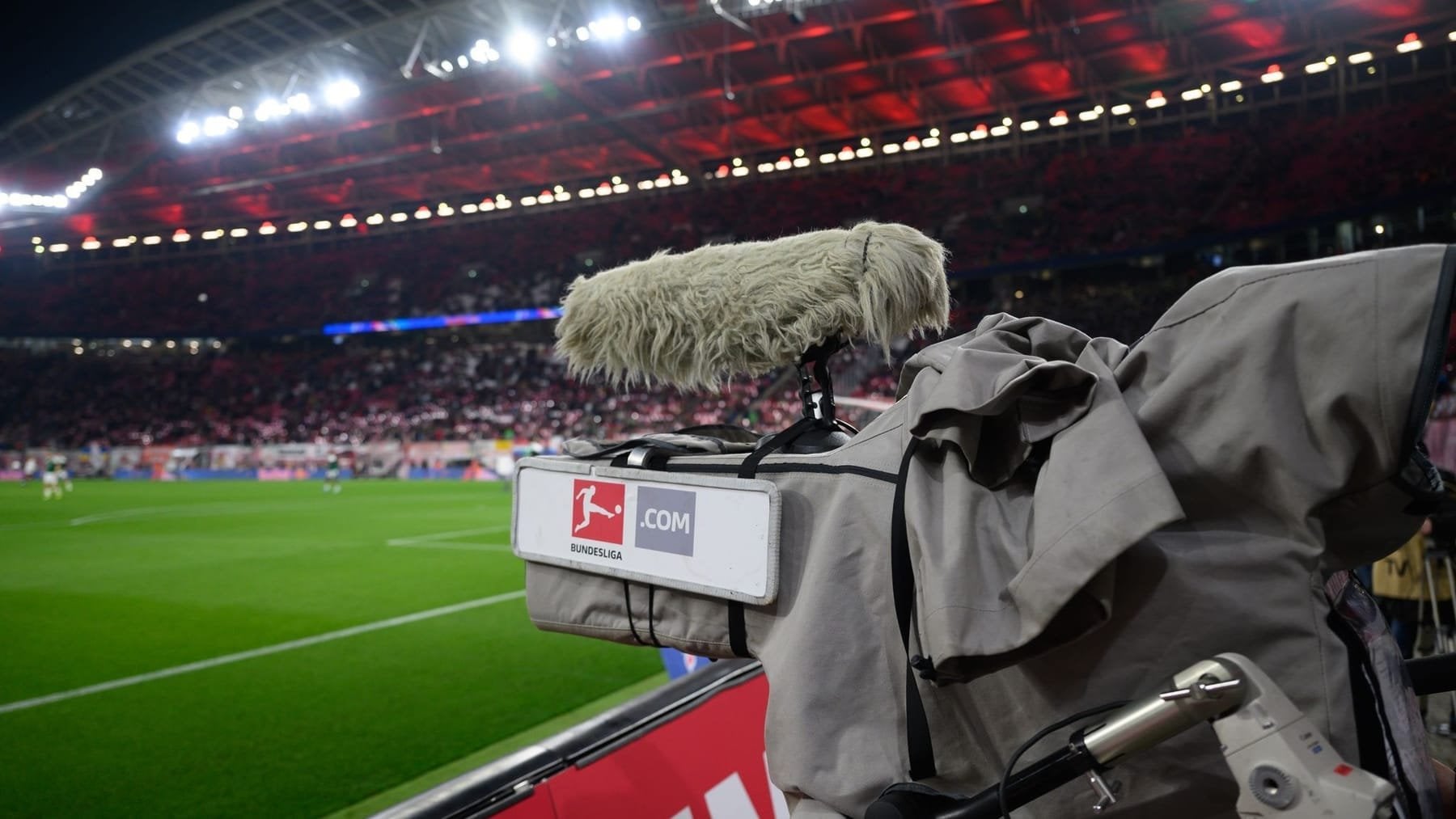 TV-Rechte-Auktion: DAZN hat Bankbürgschaft