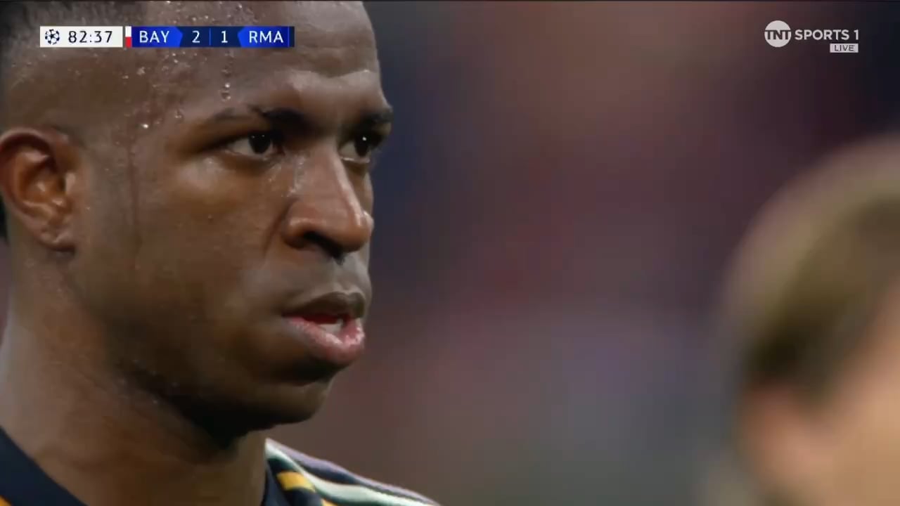 Vini converts the penalty! Madrid are now level 2-2