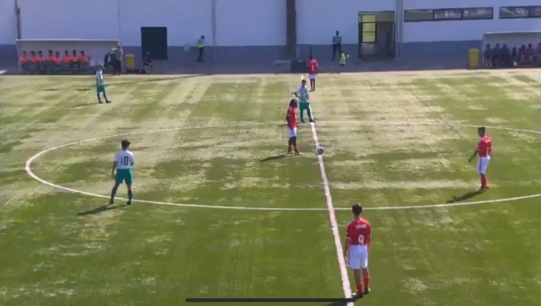 Benfica faz bonita homenagem ao falecido Izidoro