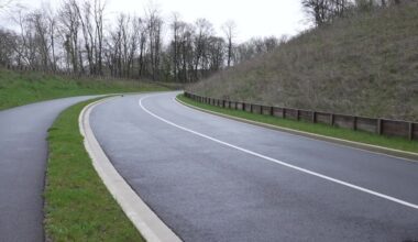 Le tribunal annule l'autorisation de construire une route, terminée depuis un an : "il faut que l'on arrête ces constructions inutiles"