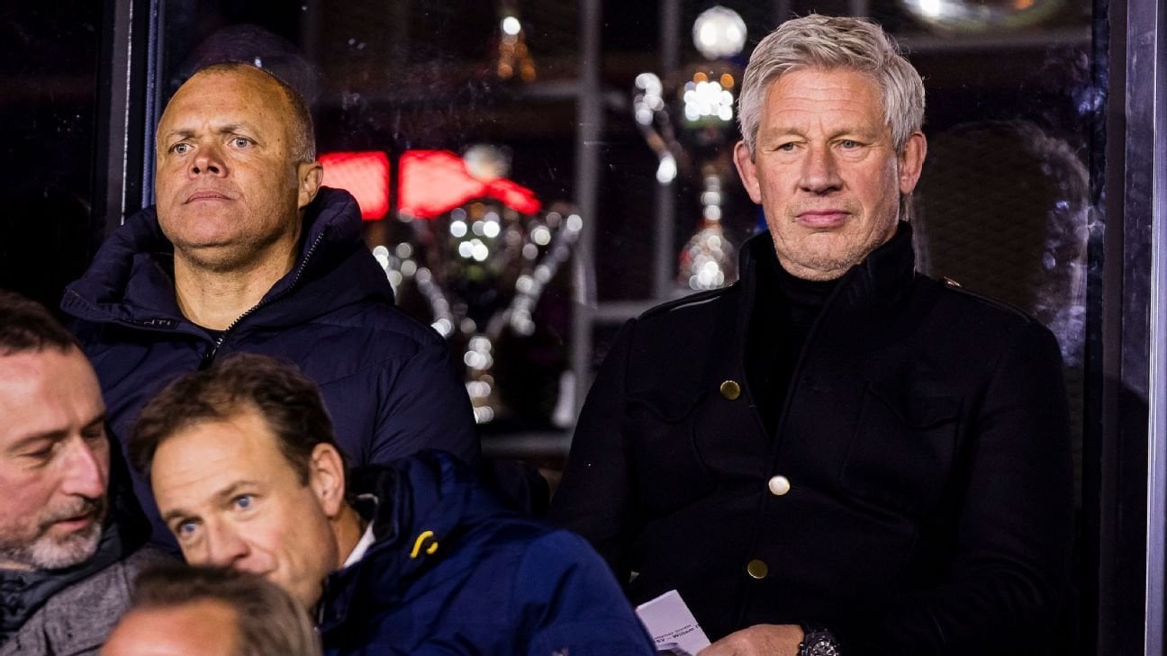 Marcel Brands discusses PSV's transfer plans: new centre back (possibly Sandler), extend Ramalho's contract, keep Tillman and Dest