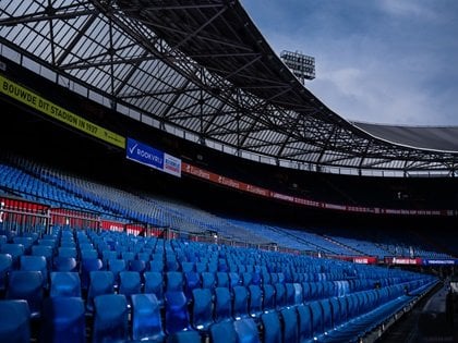 Feyenoord forced to close 4 areas of the stadium in final home game of the season due to fireworks used by supporters in KNVB Cup