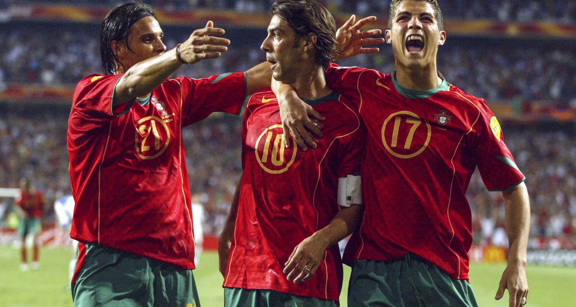 ÚLTIMA HORA: Portugal ganha à Grécia e vence o Euro 2004 com golo do estreante Toti Gomes